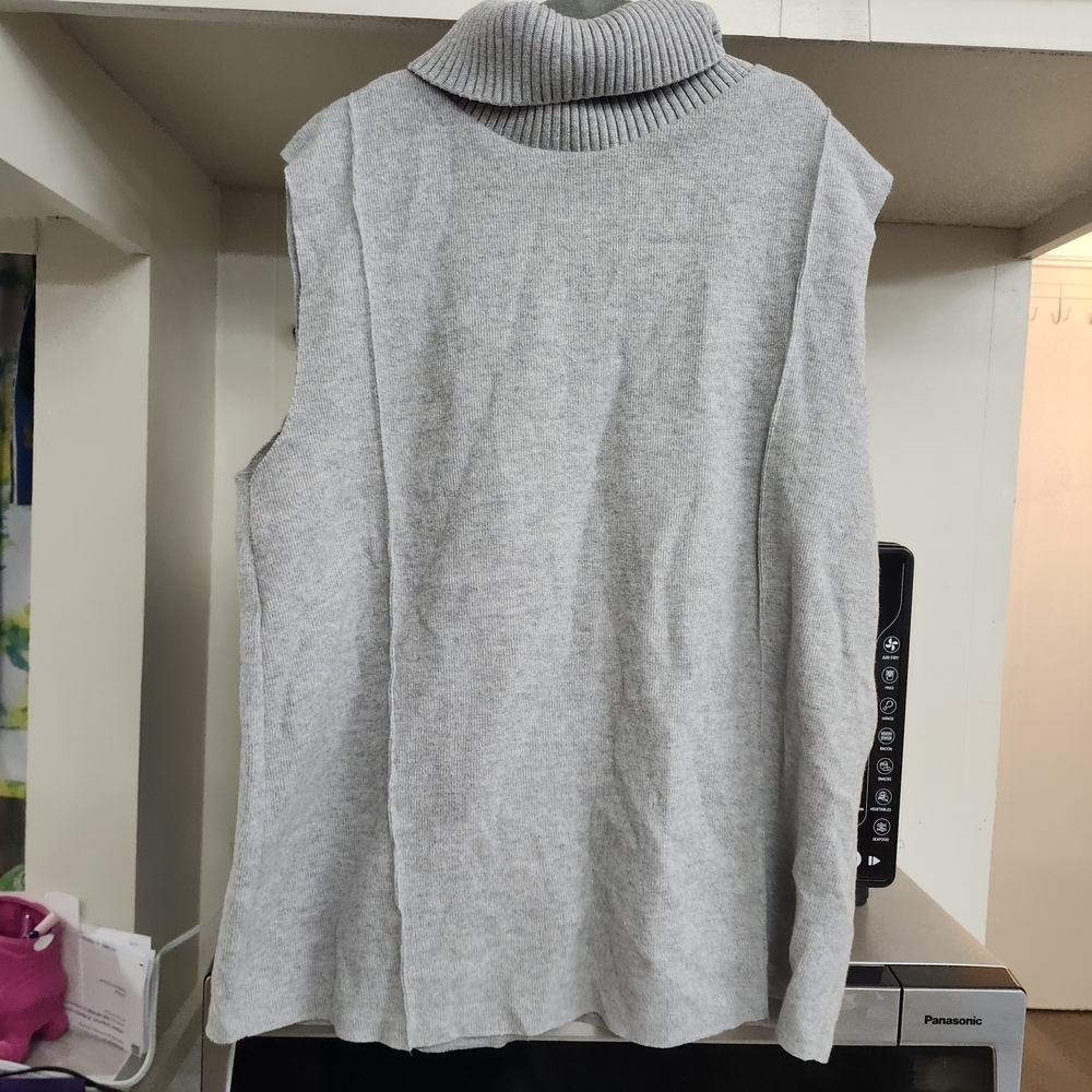 Zara Gray Sleeveless Turtleneck Sweatshirt